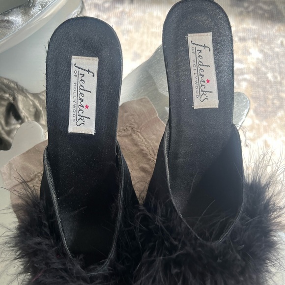 Red and black satin true vintage sexy mules size 8 new and in worn condition 70s - Picture 5 of 16